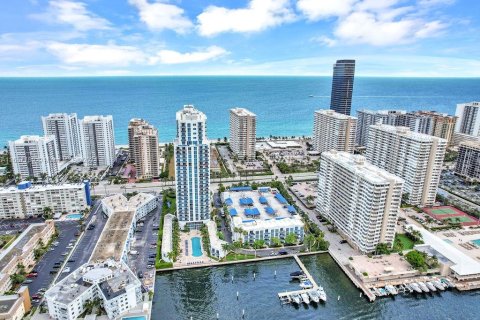 Condominio en venta en Hallandale Beach, Florida, 1 dormitorio, 81.29 m2 № 1383527 - foto 29