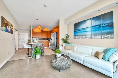 Condominio en venta en Hallandale Beach, Florida, 1 dormitorio, 81.29 m2 № 1383527 - foto 11