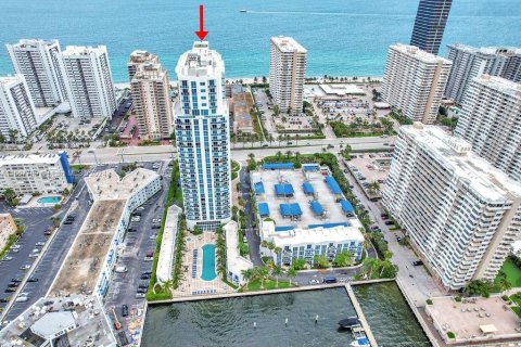 Condominio en venta en Hallandale Beach, Florida, 1 dormitorio, 81.29 m2 № 1383527 - foto 25