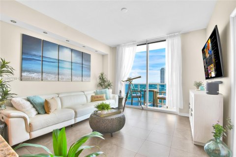 Condominio en venta en Hallandale Beach, Florida, 1 dormitorio, 81.29 m2 № 1383527 - foto 17