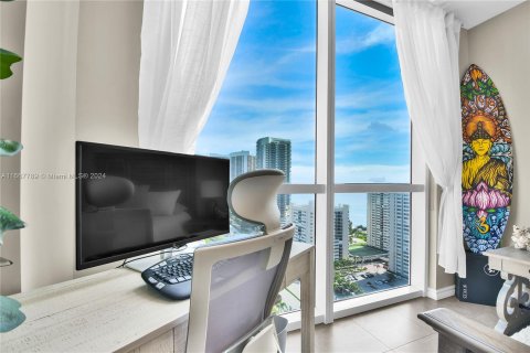 Condominio en venta en Hallandale Beach, Florida, 1 dormitorio, 81.29 m2 № 1383527 - foto 21