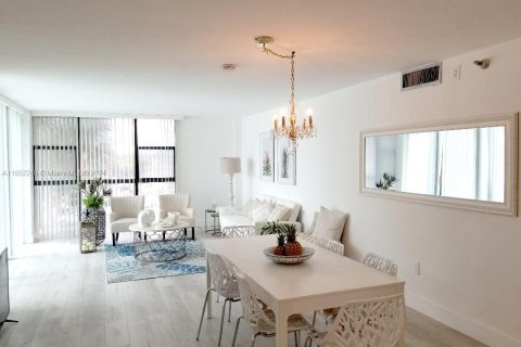 Condo in Aventura, Florida, 2 bedrooms  № 1345691 - photo 5