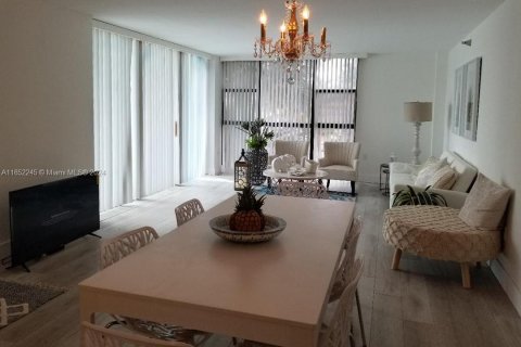 Condominio en alquiler en Aventura, Florida, 2 dormitorios, 112.78 m2 № 1345691 - foto 8