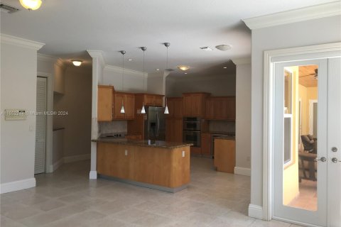 House in Palmetto Bay, Florida 4 bedrooms, 250.56 sq.m. № 1345690 - photo 12