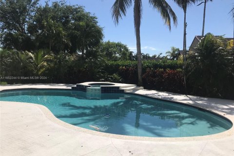 Villa ou maison à louer à Palmetto Bay, Floride: 4 chambres, 250.56 m2 № 1345690 - photo 5