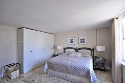 Condominio en alquiler en Hallandale Beach, Florida, 1 dormitorio, 120.77 m2 № 1387757 - foto 17