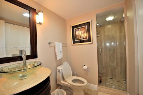 Condominio en alquiler en Hallandale Beach, Florida, 1 dormitorio, 120.77 m2 № 1387757 - foto 11