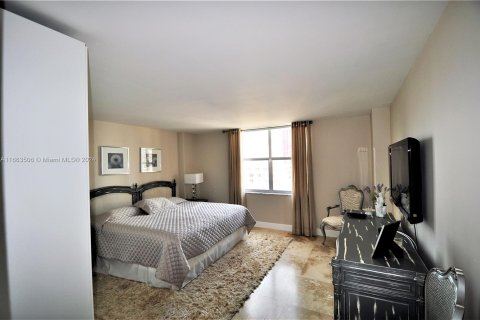 Condominio en alquiler en Hallandale Beach, Florida, 1 dormitorio, 120.77 m2 № 1387757 - foto 15