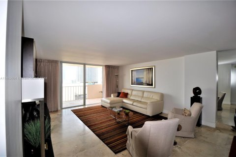 Condominio en alquiler en Hallandale Beach, Florida, 1 dormitorio, 120.77 m2 № 1387757 - foto 6