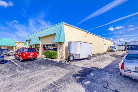 Commercial property in Jupiter, Florida № 849990 - photo 1