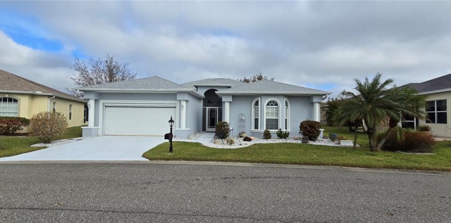 House in Port Charlotte, Florida 3 bedrooms, 230.86 sq.m. № 1411167