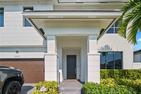 Casa en venta en Homestead, Florida, 4 dormitorios, 220.74 m2 № 1140654 - foto 3