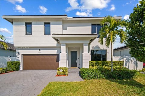 Casa en venta en Homestead, Florida, 4 dormitorios, 220.74 m2 № 1140654 - foto 1