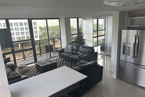Condominio en venta en Miami, Florida, 2 dormitorios, 101.82 m2 № 947697 - foto 4