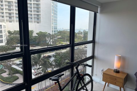 Condominio en venta en Miami, Florida, 2 dormitorios, 101.82 m2 № 947697 - foto 21