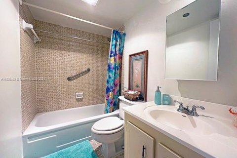 Condominio en venta en Pembroke Pines, Florida, 2 dormitorios, 91.04 m2 № 1007189 - foto 20