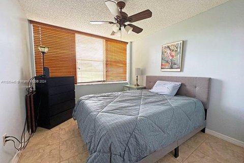 Copropriété à vendre à Pembroke Pines, Floride: 2 chambres, 91.04 m2 № 1007189 - photo 18