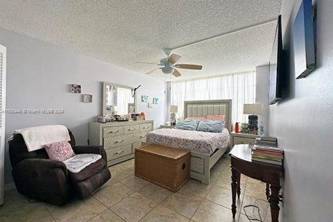 Condominio en venta en Pembroke Pines, Florida, 2 dormitorios, 91.04 m2 № 1007189 - foto 15