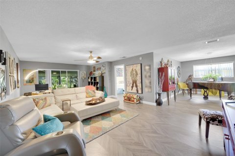 Villa ou maison à vendre à West Palm Beach, Floride: 2 chambres, 120.31 m2 № 1168501 - photo 29