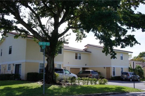 Immobilier commercial à vendre à Coral Springs, Floride: 631.74 m2 № 998343 - photo 26