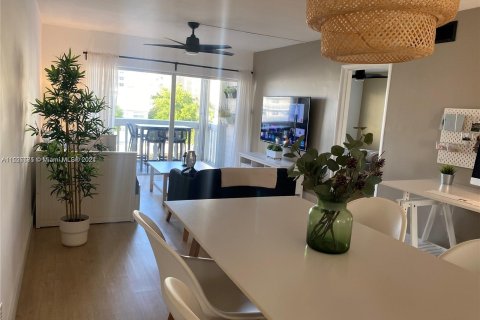Condominio en venta en Hallandale Beach, Florida, 2 dormitorios, 97.55 m2 № 997851 - foto 20