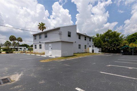 Immobilier commercial à vendre à Margate, Floride № 513093 - photo 4
