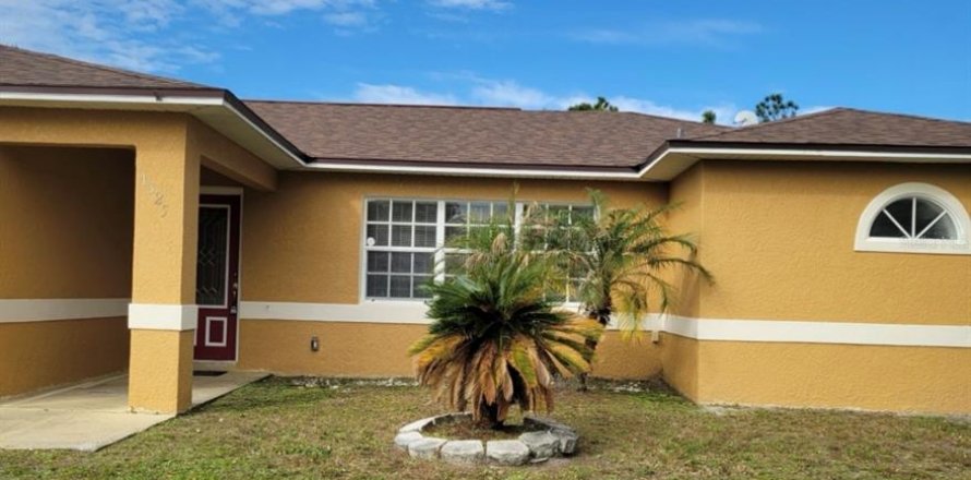 House in Kissimmee, Florida 3 bedrooms, 145.11 sq.m. № 1402170