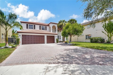 Villa ou maison à vendre à Pembroke Pines, Floride: 5 chambres, 325.25 m2 № 1291925 - photo 3