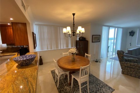 Copropriété à vendre à Aventura, Floride: 2 chambres, 117.8 m2 № 1160603 - photo 11