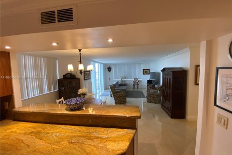 Copropriété à vendre à Aventura, Floride: 2 chambres, 117.8 m2 № 1160603 - photo 10