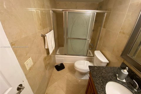 Condo in Aventura, Florida, 2 bedrooms  № 1160603 - photo 27