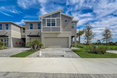 Adosado en venta en Wesley Chapel, Florida, 4 dormitorios, 240.25 m2 № 1370034 - foto 1