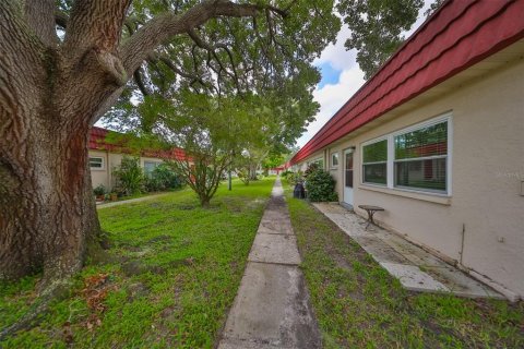 Condo in Saint Petersburg, Florida, 2 bedrooms  № 1369968 - photo 22