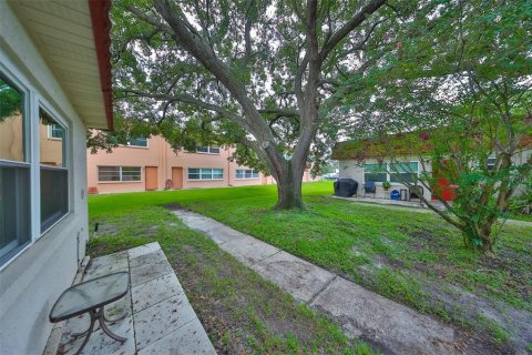 Condo in Saint Petersburg, Florida, 2 bedrooms  № 1369968 - photo 21