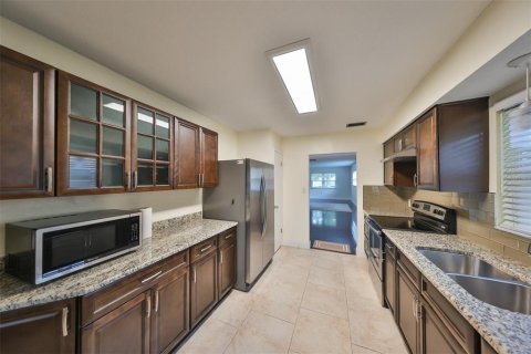 Condominio en alquiler en Saint Petersburg, Florida, 2 dormitorios, 117.06 m2 № 1369968 - foto 8