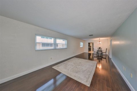 Condominio en alquiler en Saint Petersburg, Florida, 2 dormitorios, 117.06 m2 № 1369968 - foto 3