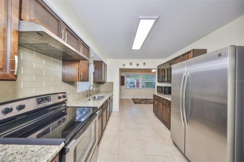 Condominio en alquiler en Saint Petersburg, Florida, 2 dormitorios, 117.06 m2 № 1369968 - foto 9