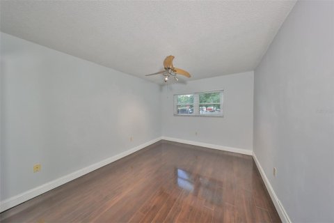 Condo in Saint Petersburg, Florida, 2 bedrooms  № 1369968 - photo 17