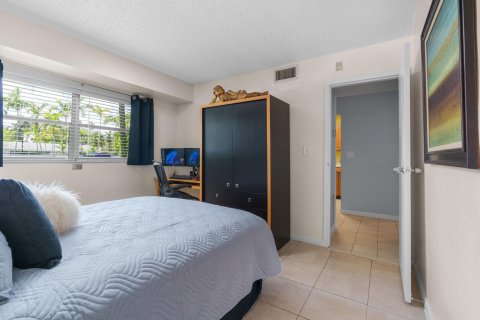 Condo in Fort Lauderdale, Florida, 2 bedrooms  № 1168483 - photo 17