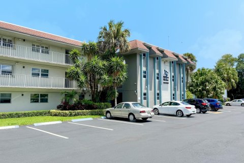 Condo in Fort Lauderdale, Florida, 2 bedrooms  № 1168483 - photo 2