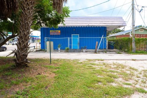 Propiedad comercial en venta en Tampa, Florida, 164.16 m2 № 1391320 - foto 16