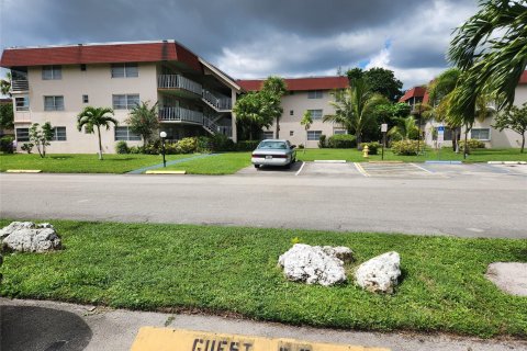 Condominio en venta en Lauderdale Lakes, Florida, 2 dormitorios, 85.66 m2 № 823016 - foto 13