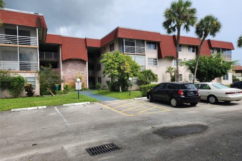 Condominio en venta en Lauderdale Lakes, Florida, 2 dormitorios, 85.66 m2 № 823016 - foto 9