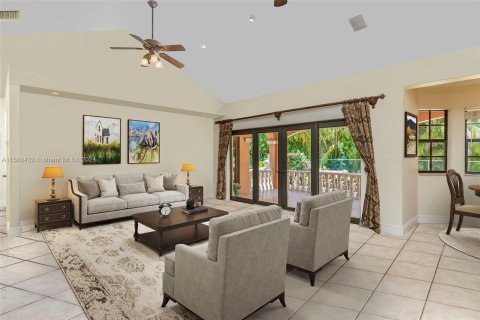 Villa ou maison à vendre à Palmetto Bay, Floride: 4 chambres, 281.87 m2 № 1176204 - photo 5