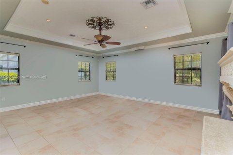 Villa ou maison à vendre à Palmetto Bay, Floride: 4 chambres, 281.87 m2 № 1176204 - photo 15