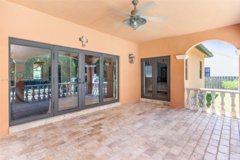 Villa ou maison à vendre à Palmetto Bay, Floride: 4 chambres, 281.87 m2 № 1176204 - photo 24