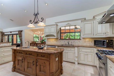 Villa ou maison à vendre à Palmetto Bay, Floride: 4 chambres, 281.87 m2 № 1176204 - photo 11