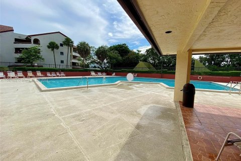 Copropriété à vendre à Miami, Floride: 2 chambres, 111.48 m2 № 1171684 - photo 13