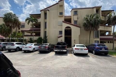 Copropriété à vendre à Miami, Floride: 2 chambres, 111.48 m2 № 1171684 - photo 1