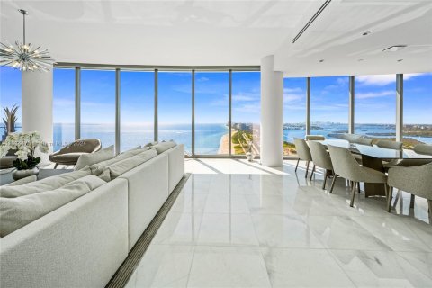 Condo in Sunny Isles Beach, Florida, 4 bedrooms  № 1295085 - photo 2